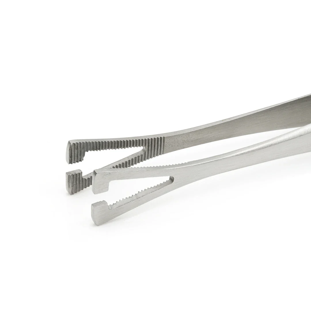 Sterilised Disposable Steel Pennington Forceps with Slot